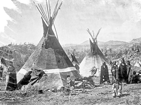 Shoshone-Indians-and-skin-teepees_FINAL-600x446