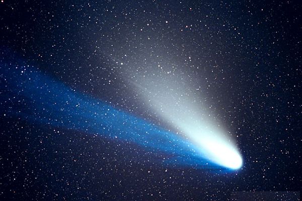 Comet-Hale-Bopp-nefertaris-crown