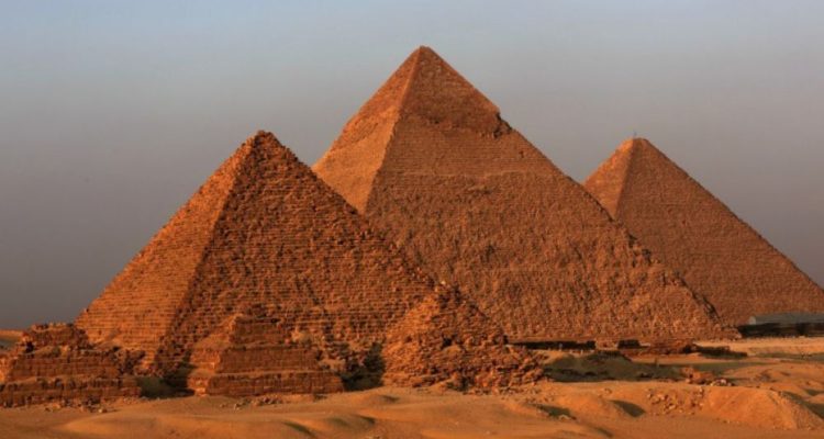 pyramides-alignement-750x400.jpg